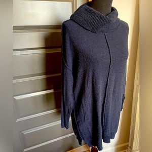 Two by Vince Camuto Long Lightweight Cowl-Neck Navy Blue Sweater. Size M